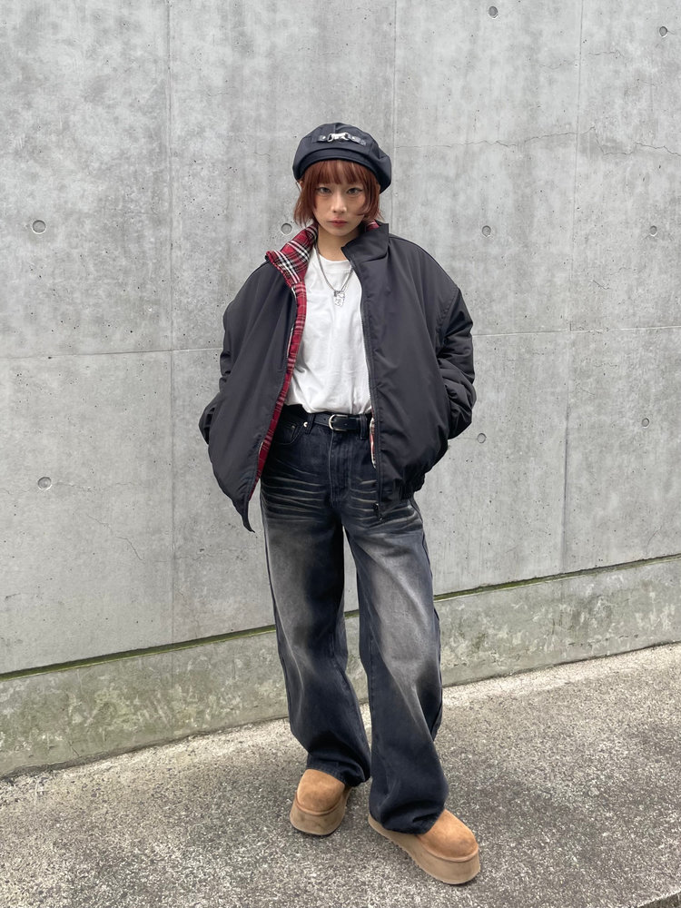 【10日以内お届け】 ウォッシュドブラックバギーデニム L2011