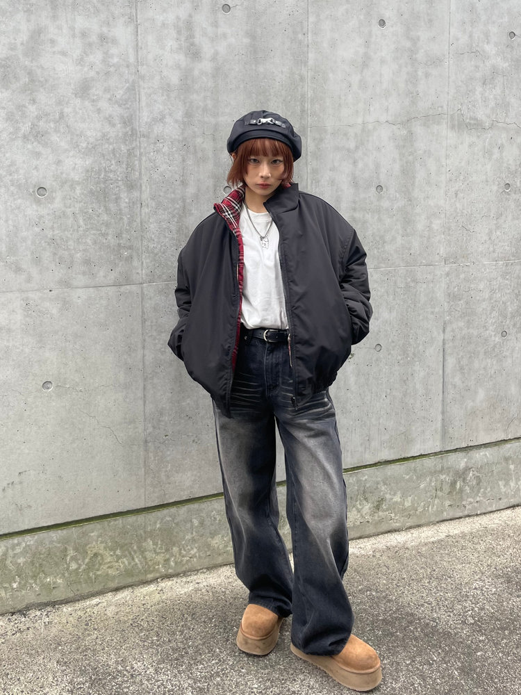 【10日以内お届け】 ウォッシュドブラックバギーデニム L2011