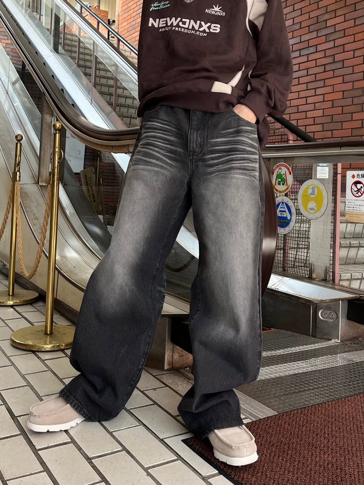 【10日以内お届け】 ウォッシュドブラックバギーデニム L2011