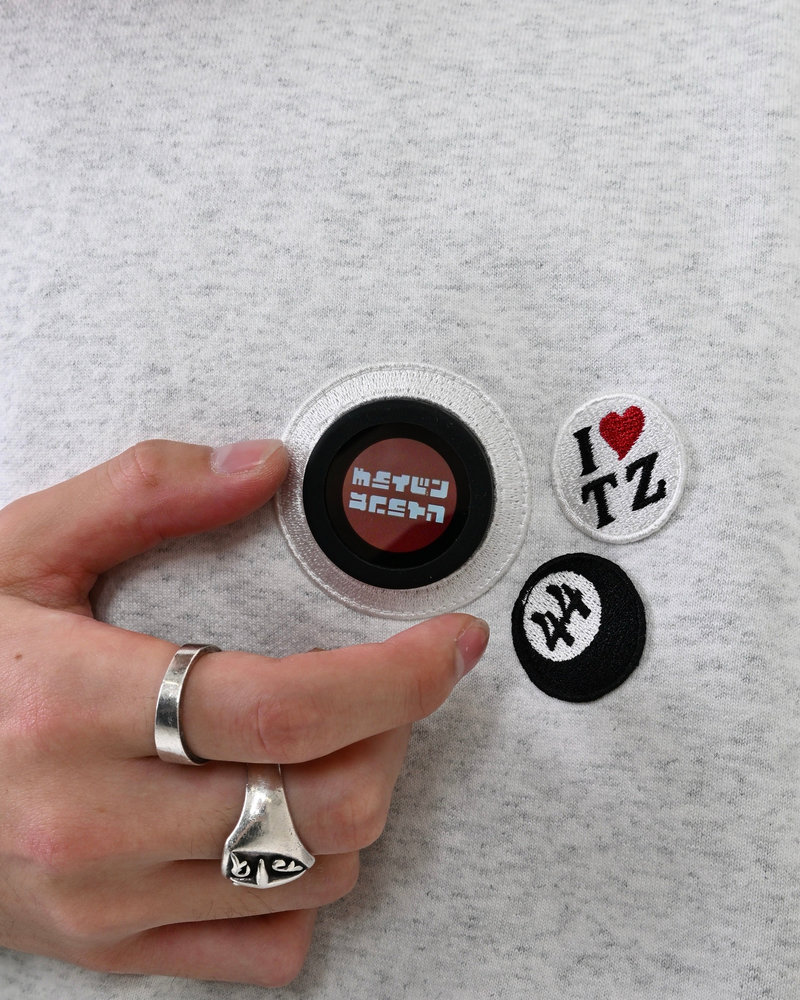 【10日以内お届け】デジタル缶バッジスウェット L2097