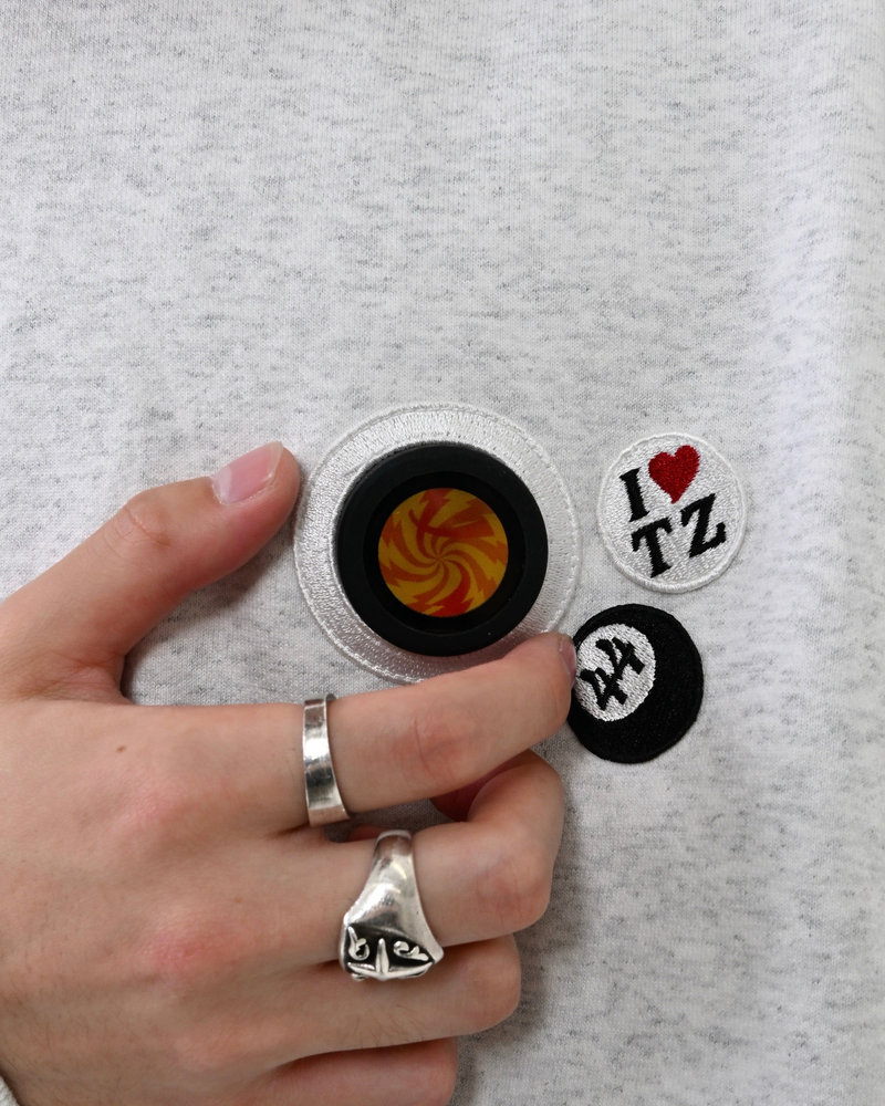 【10日以内お届け】デジタル缶バッジスウェット L2097